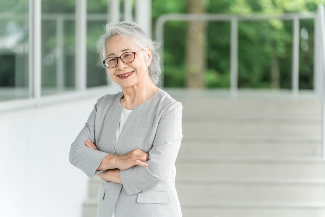 高齢者の“おひとりさま老後”に必要な準備とは？