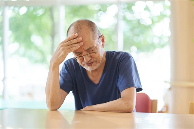 梅雨時期に増える「気象病」に注意！高齢者が知っておきたい症状と対策
